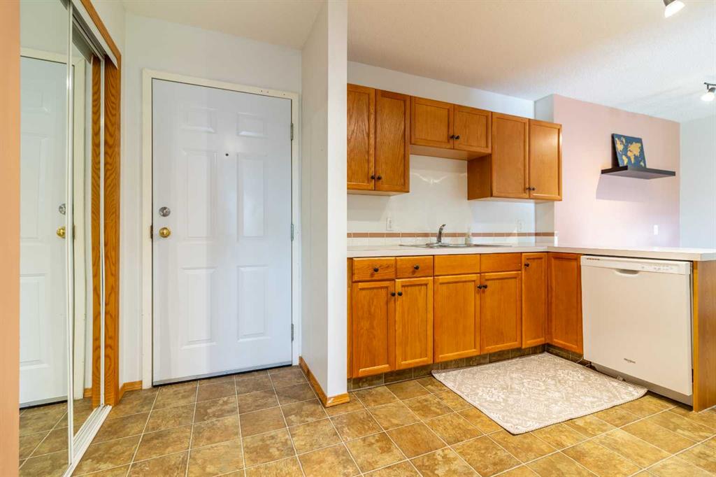 Picture for 209, 855 Columbia Blvd W  