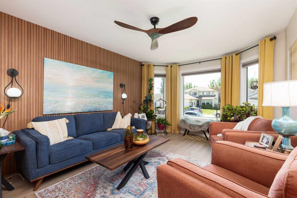 Picture for 230 Heritage Close W