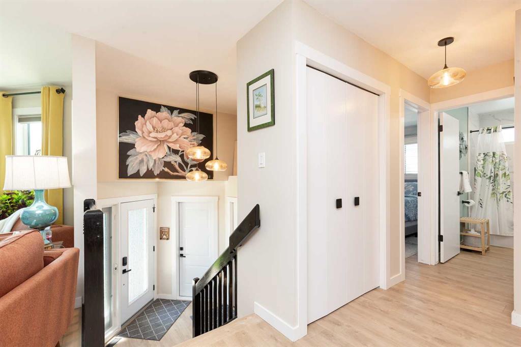 Picture for 230 Heritage Close W