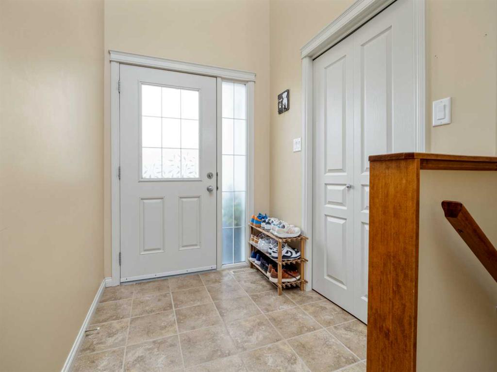 Picture for 488 Silkstone Crescent W