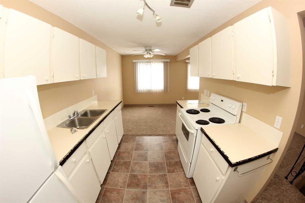 Picture for 4, 1713 St Edward's Boulevard N Picture for 4, 1713 St Edward's Boulevard N