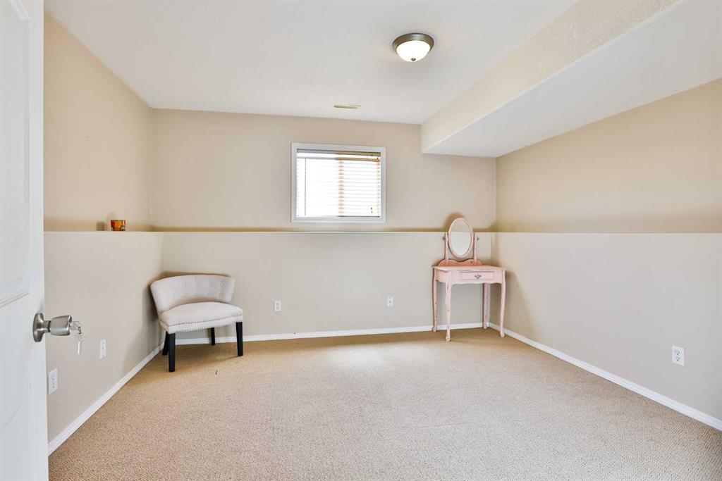 Picture for 175 Cowichan Court W