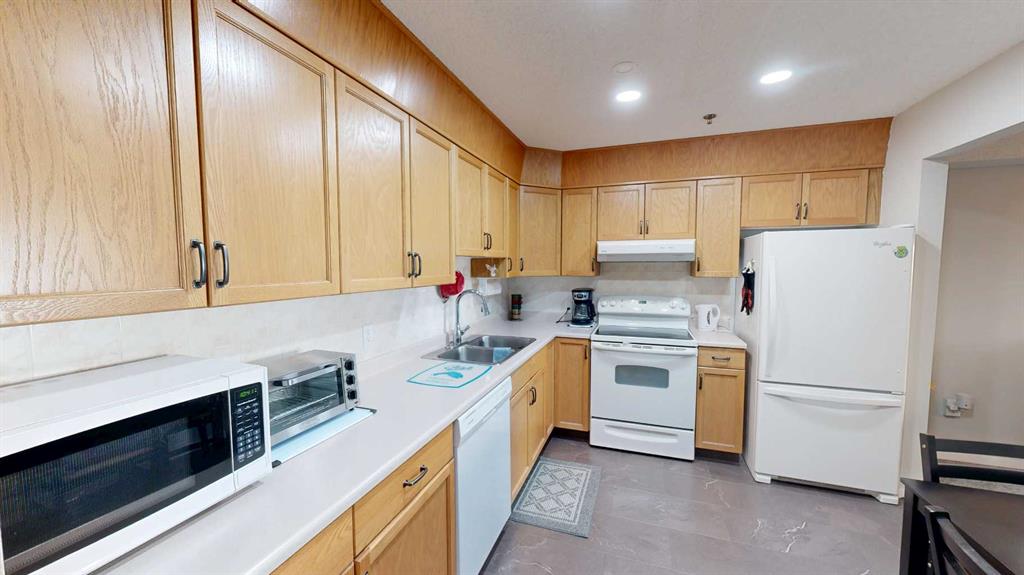 Picture for 208, 20 3 Street S