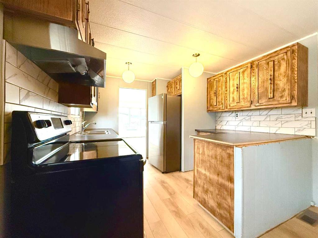 Picture for 33, 895 Elizabeth Street 