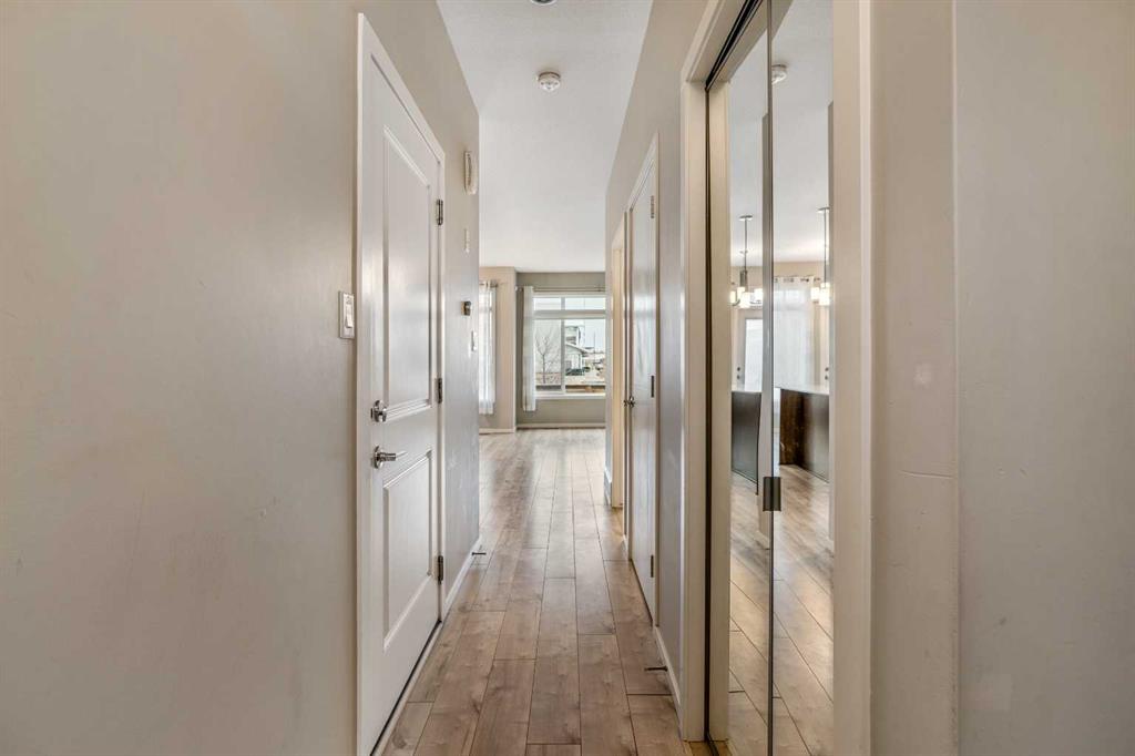 Picture for 4, 414 Highlands Boulevard W