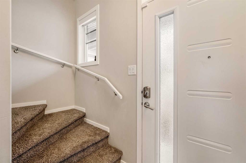 Picture for 4, 414 Highlands Boulevard W