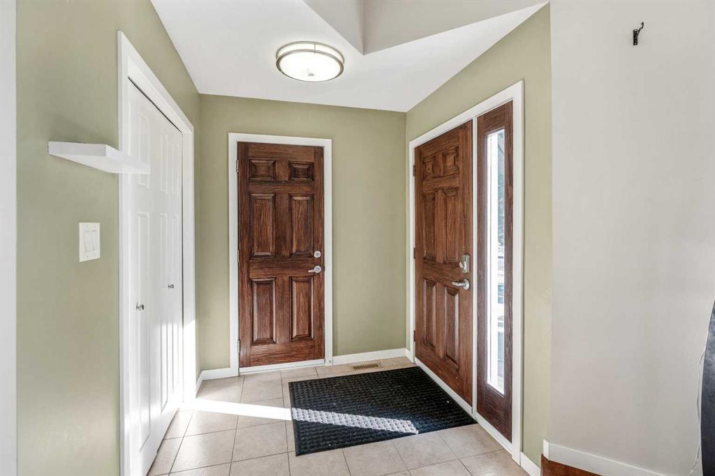 Picture for 609 Sunridge Crescent W