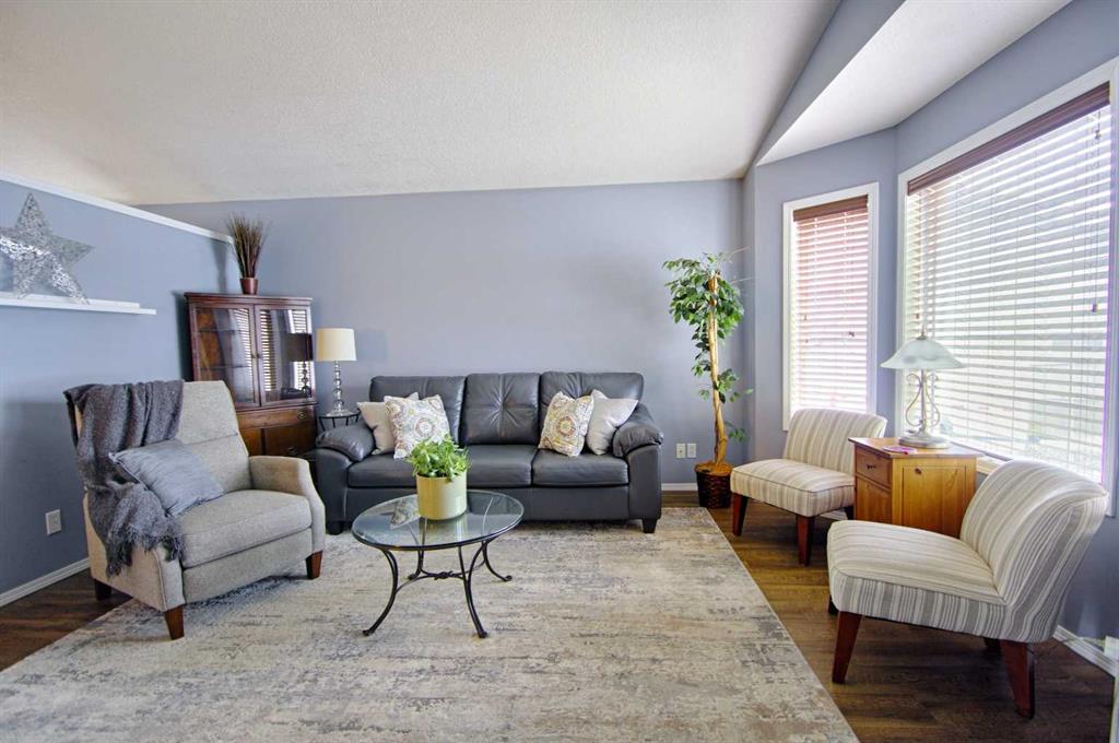 Picture for 43 Chilcotin Way W