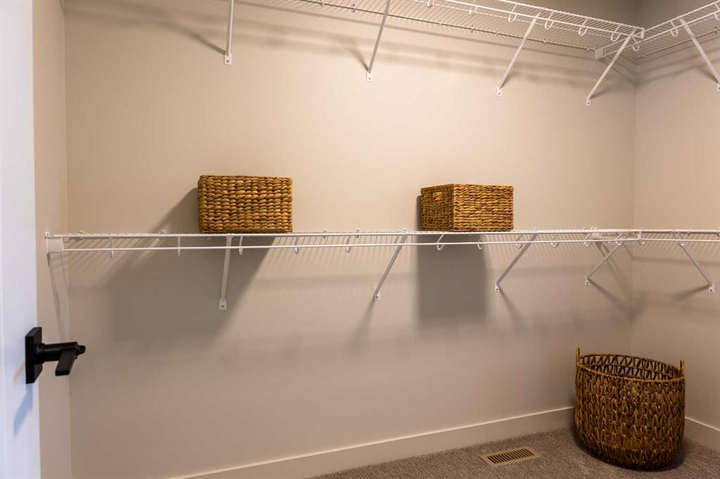 Picture for 680 Devonia Road W