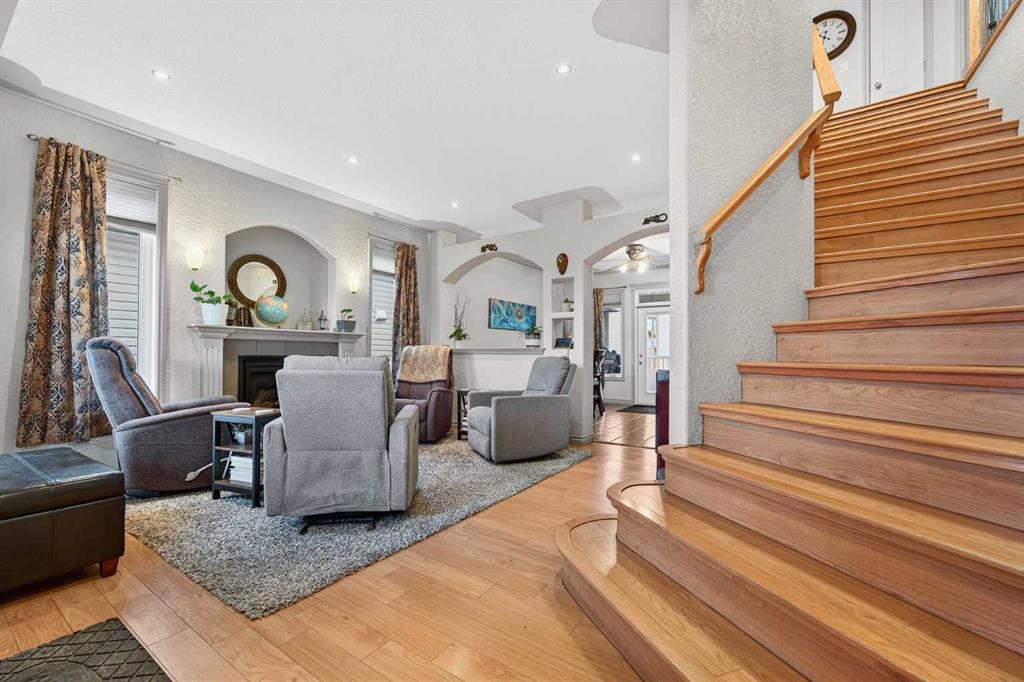 Picture for 388 Grizzly Crescent N