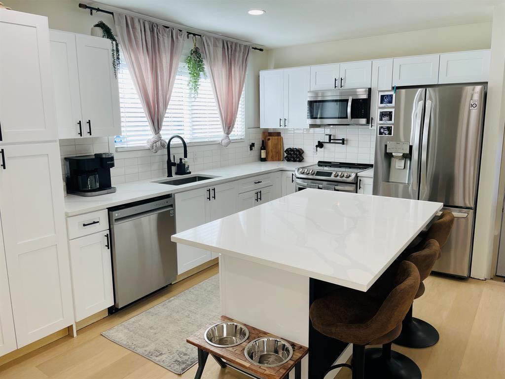 Picture for 1146 Lakeway Boulevard S