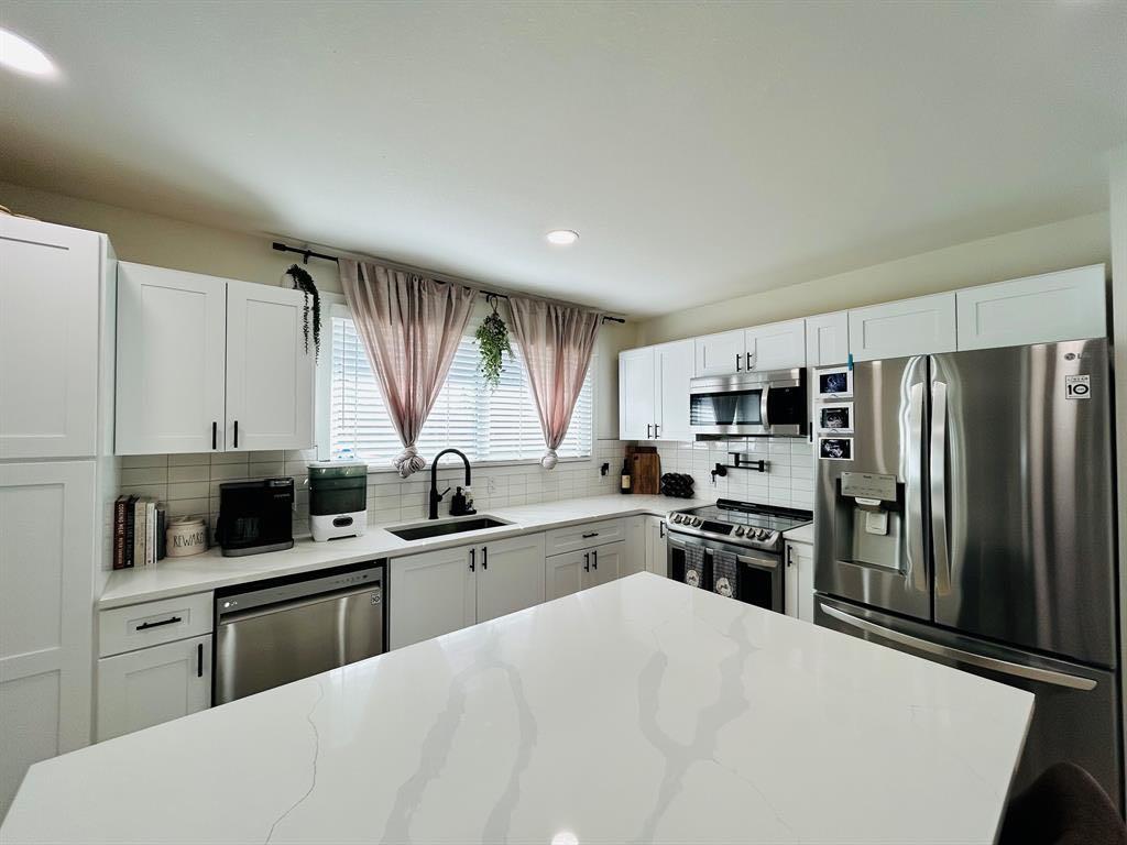 Picture for 1146 Lakeway Boulevard S