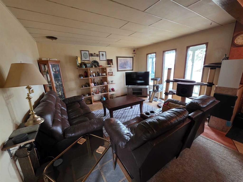 Picture for 957 8 Street S