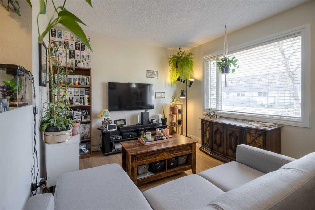 Picture for 36, 1601 23 Street N