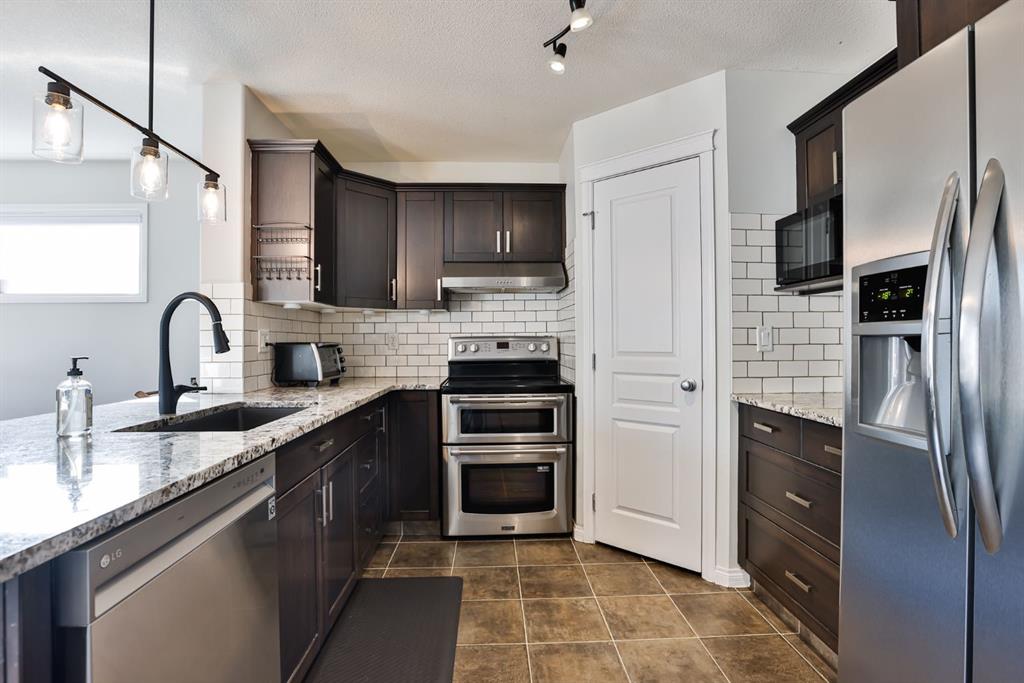 Picture for 437 Twinriver Road W