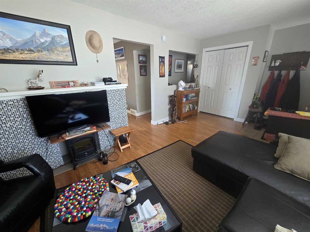 Picture for 1414 14 Avenue S