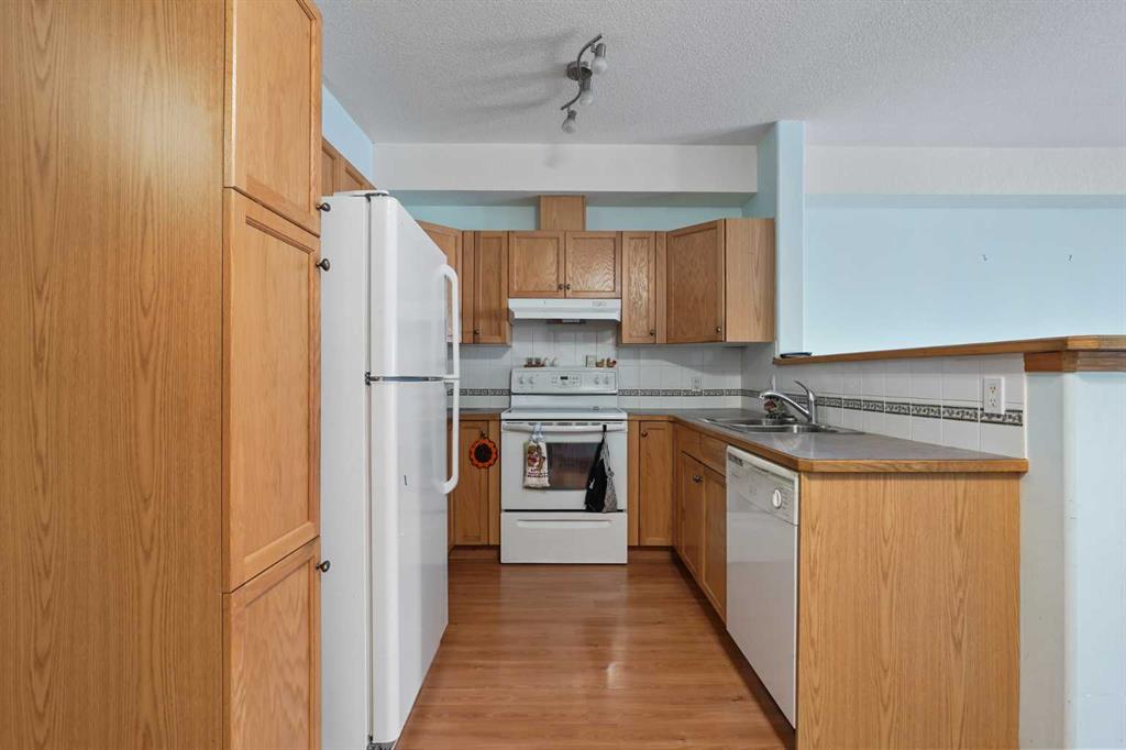 Picture for 133, 2020 32 Street S