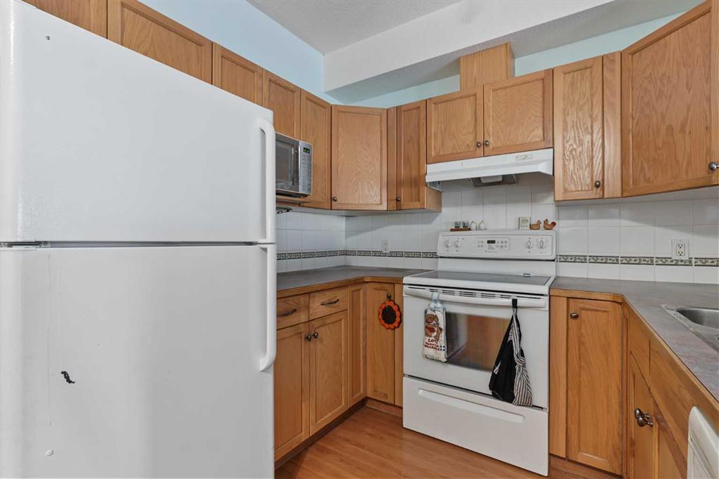 Picture for 133, 2020 32 Street S