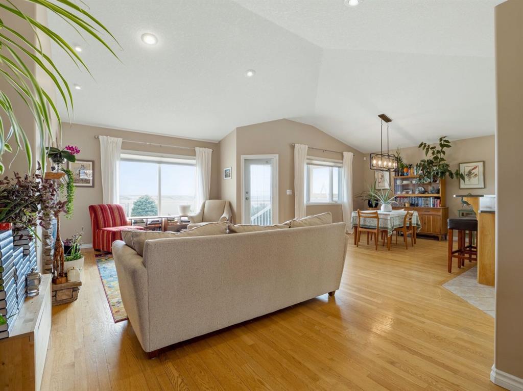 Picture for 44 Canyon Boulevard W