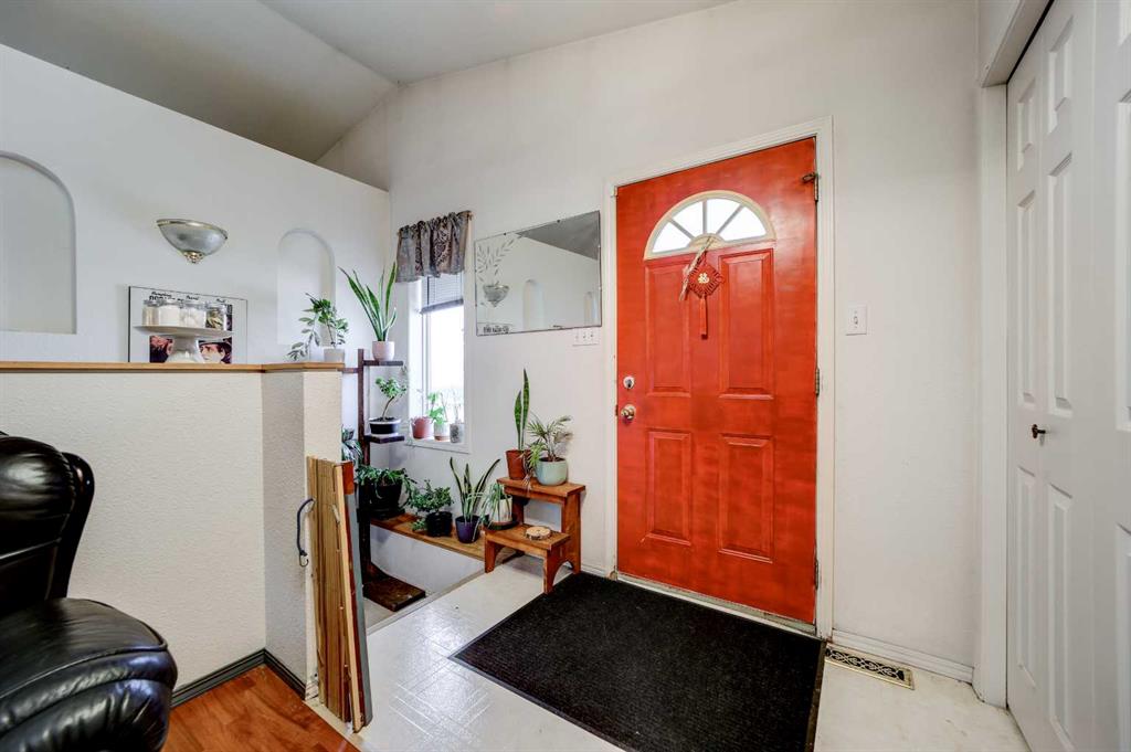 Picture for 80045 Range Road 205  
