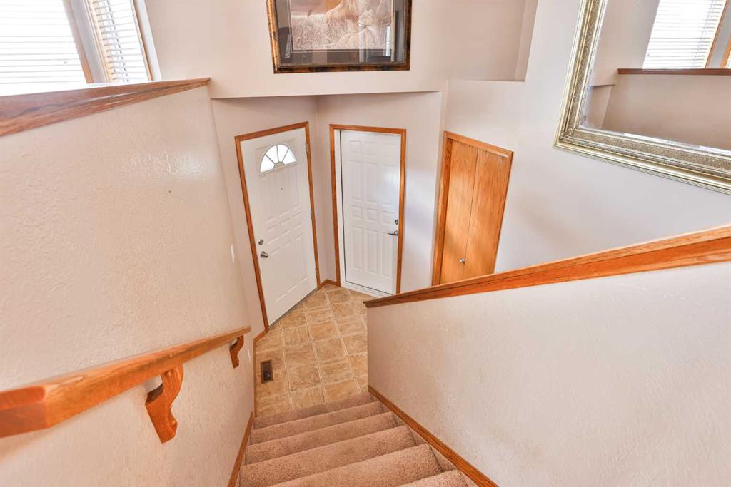 Picture for 38 St James Crescent N