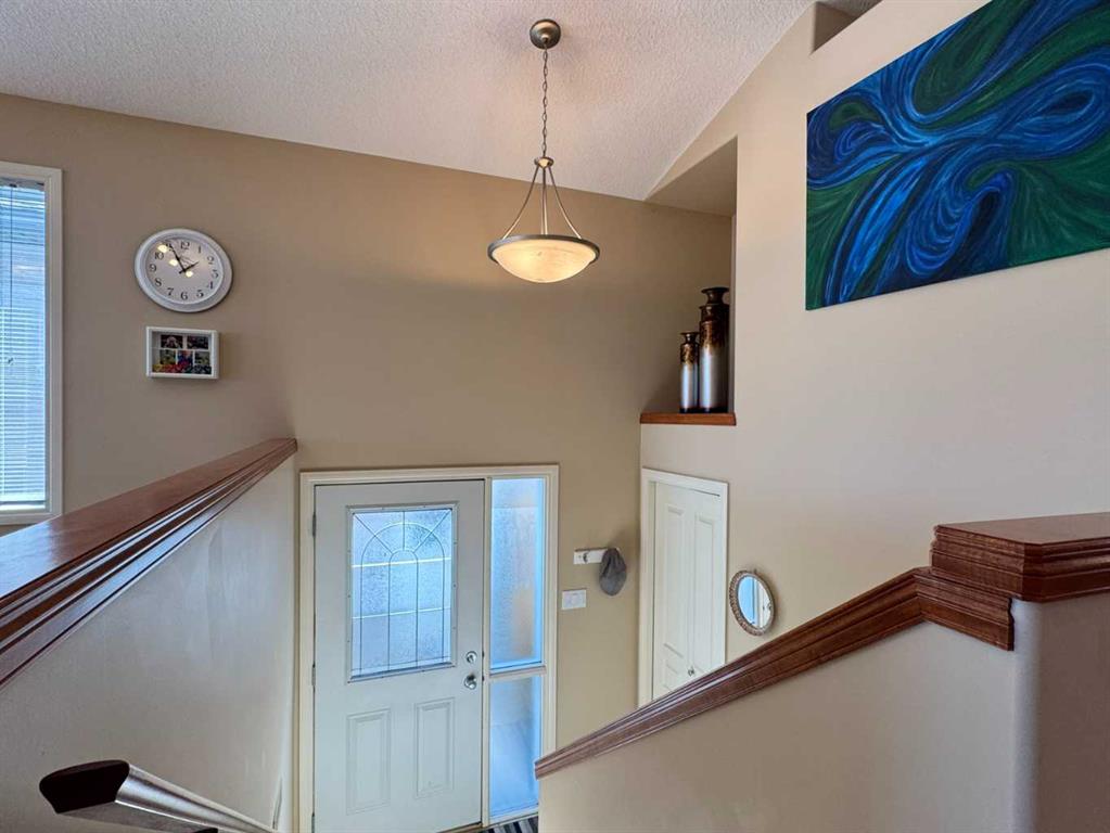 Picture for 344 Lynx Crescent N