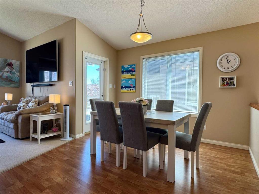 Picture for 344 Lynx Crescent N