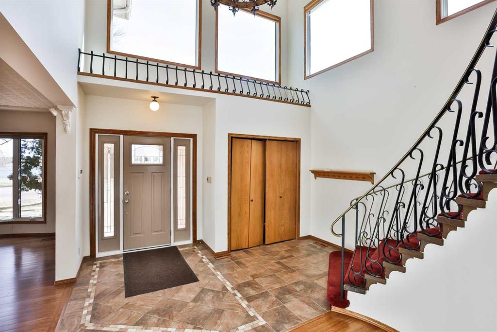 Picture for 318 Mcmaster Boulevard W