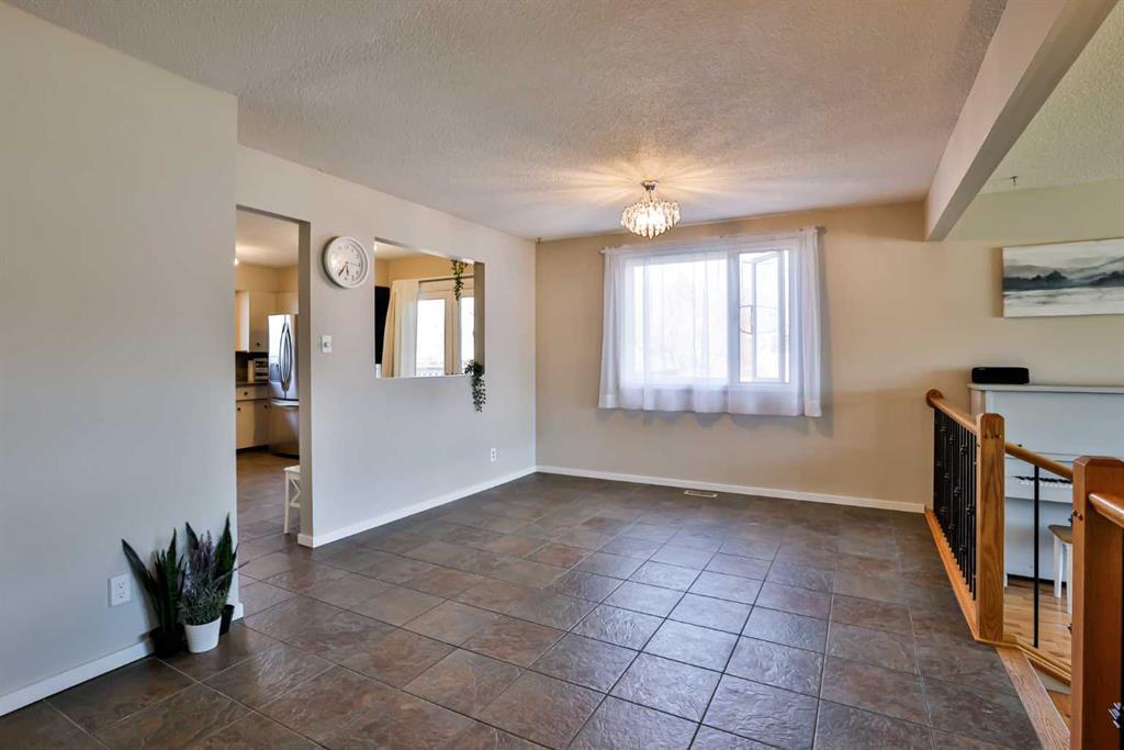 Picture for 99 Lemoyne Crescent W