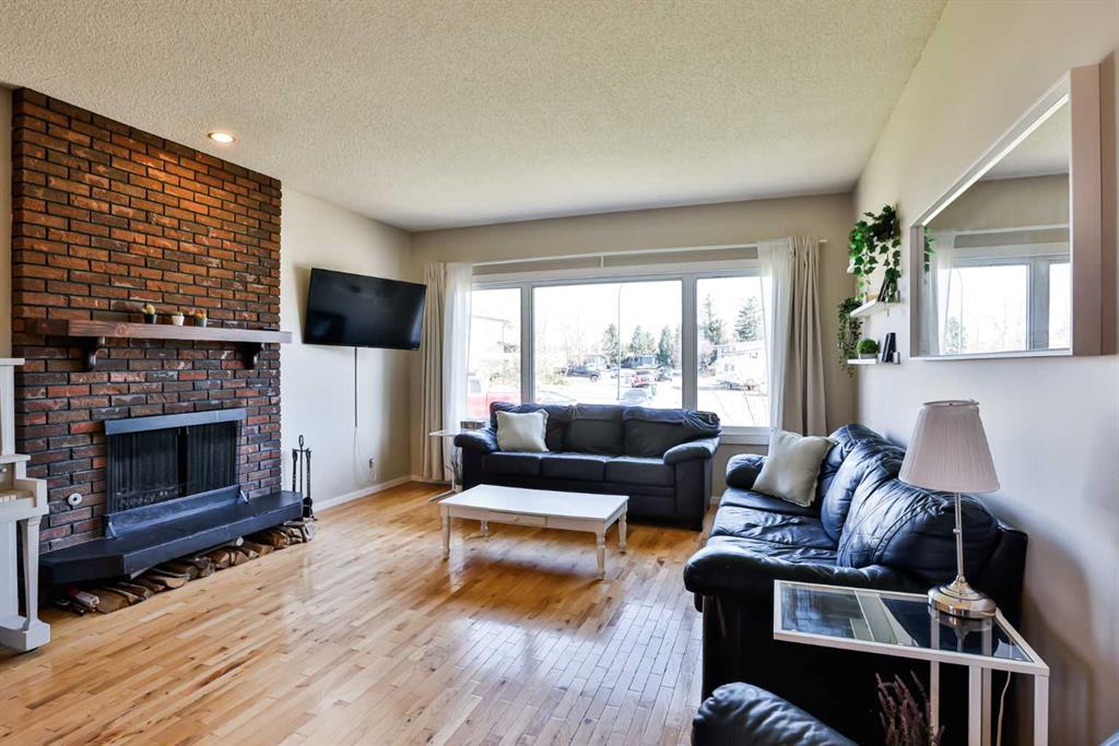 Picture for 99 Lemoyne Crescent W
