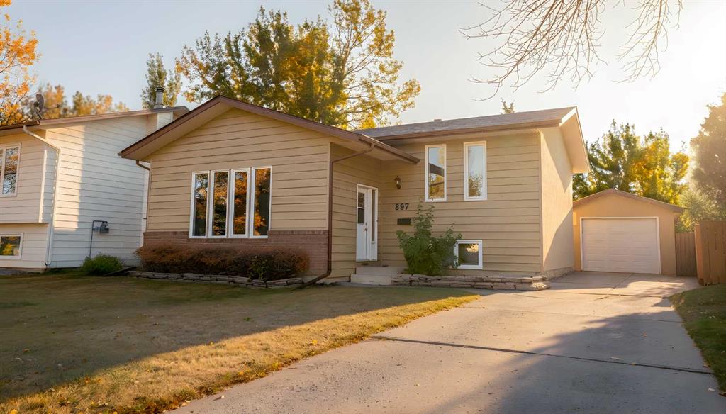 Picture for 897 Red Crow Boulevard W