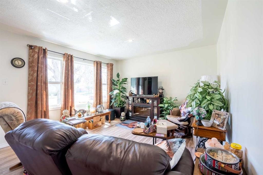 Picture for 734 4 Street S