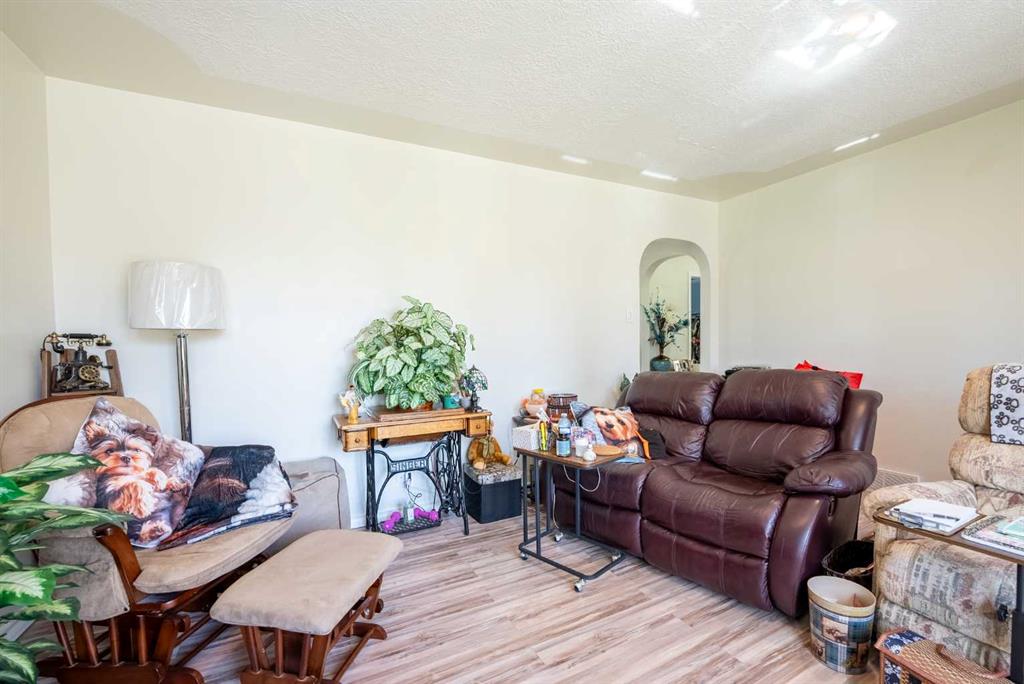 Picture for 734 4 Street S