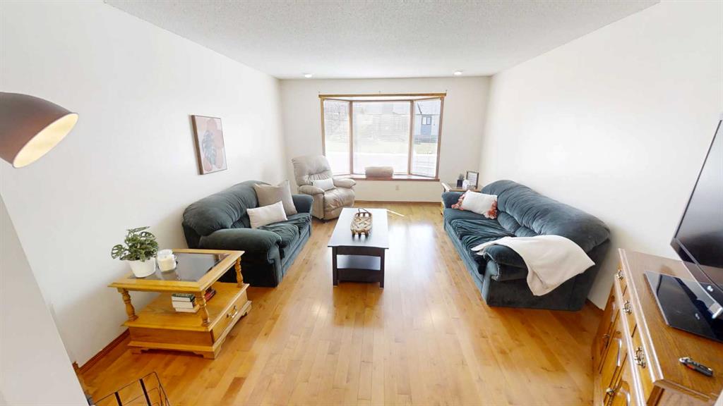 Picture for 85 Cayuga Crescent W