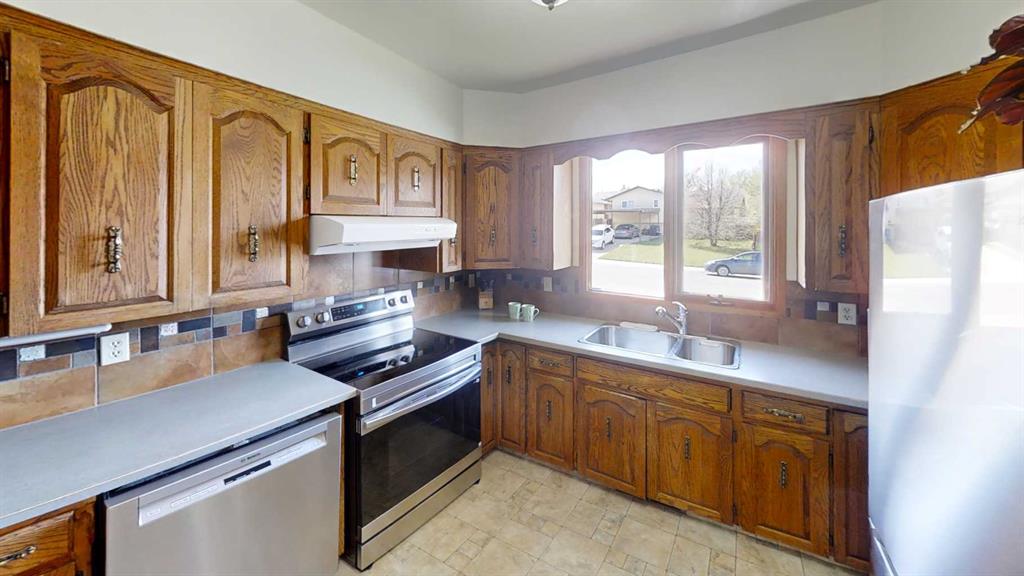 Picture for 85 Cayuga Crescent W