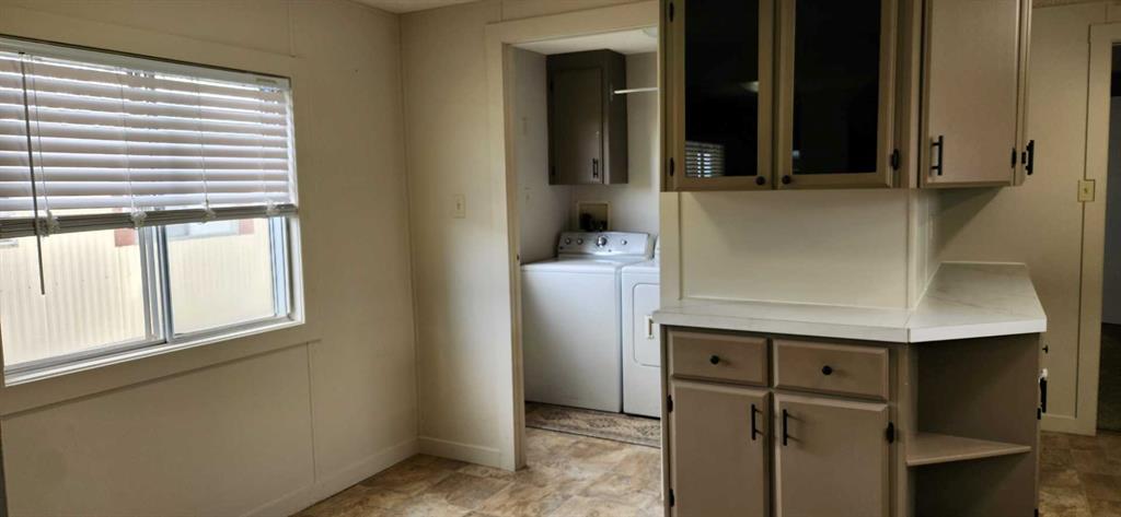 Picture for 51, 2715 westside Drive W