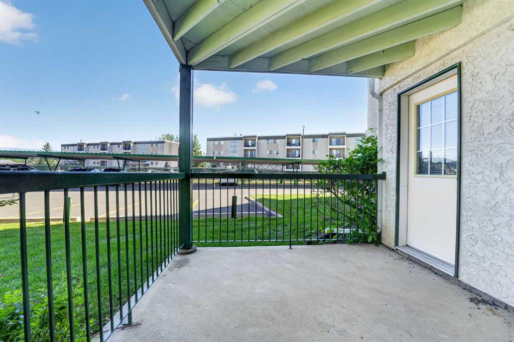 Picture for 114, 620 Columbia Boulevard W