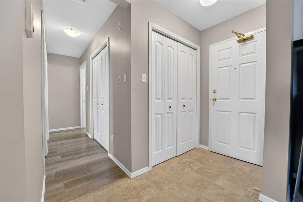 Picture for 114, 620 Columbia Boulevard W