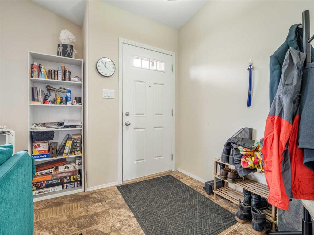 Picture for 825 Silkstone Close W