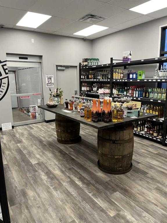 Picture for 101, 2882 Box Springs Boulevard 