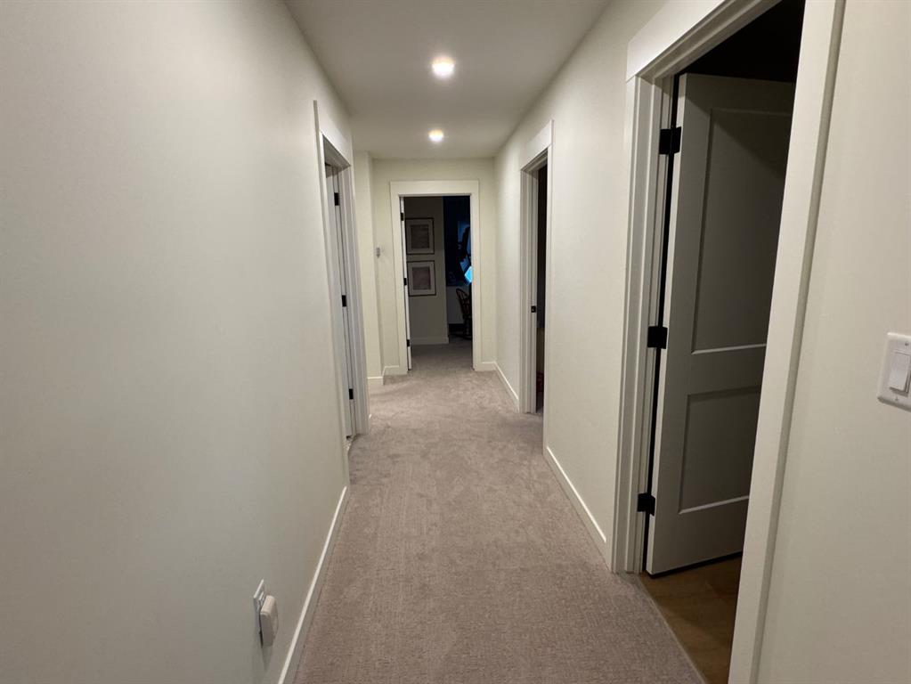Picture for 902 Fairway Boulevard W https://www.cirrealty.ca/reb/ldar/5/A2233905_25.jpg