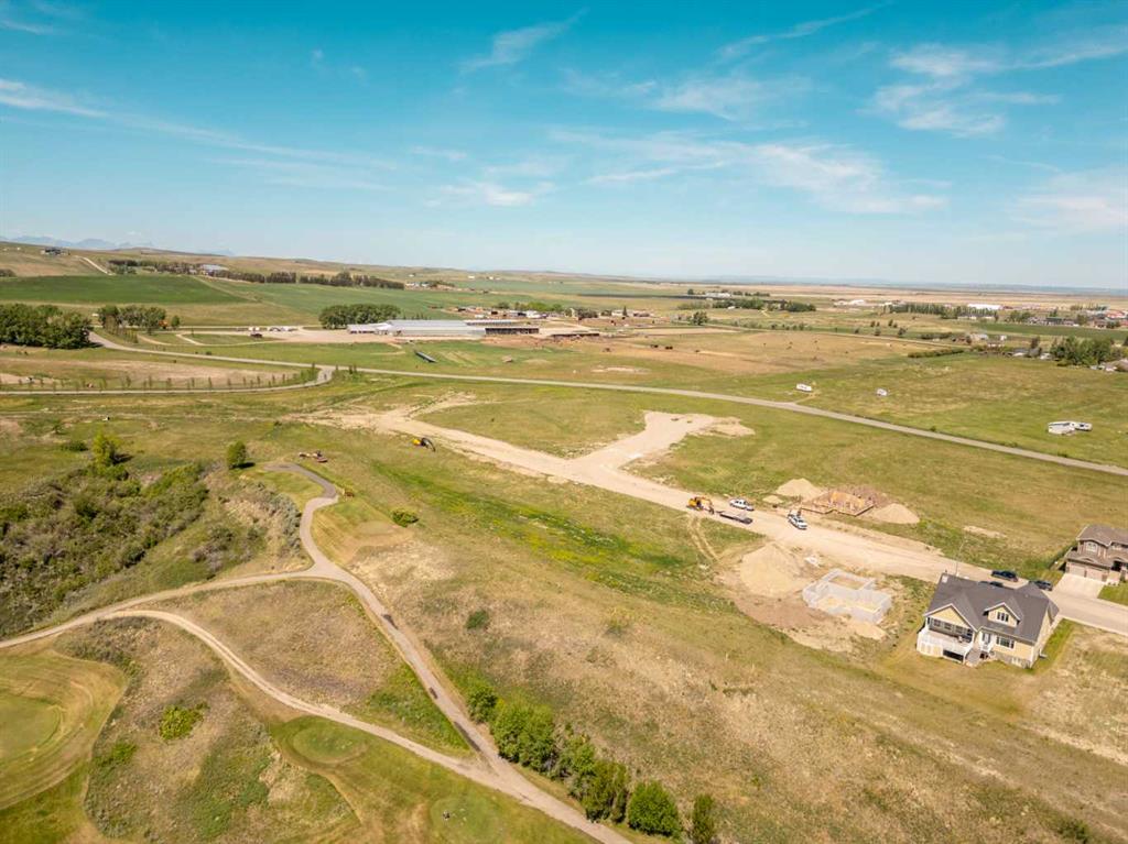 Picture for 902 Fairway Boulevard W https://www.cirrealty.ca/reb/ldar/5/A2233905_30.jpg