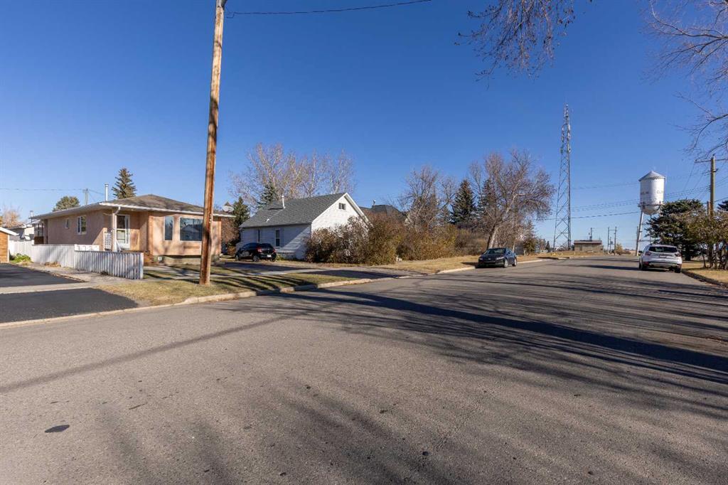 Picture for 130 45 Avenue W