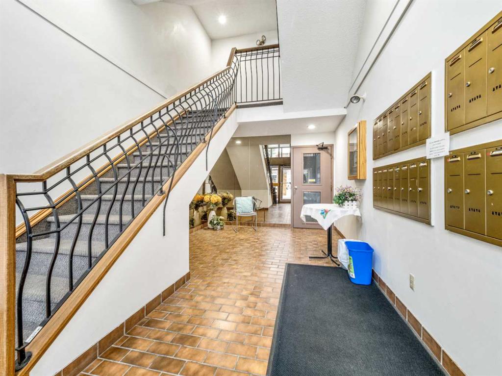 Picture for 302, 65 Temple Boulevard  W