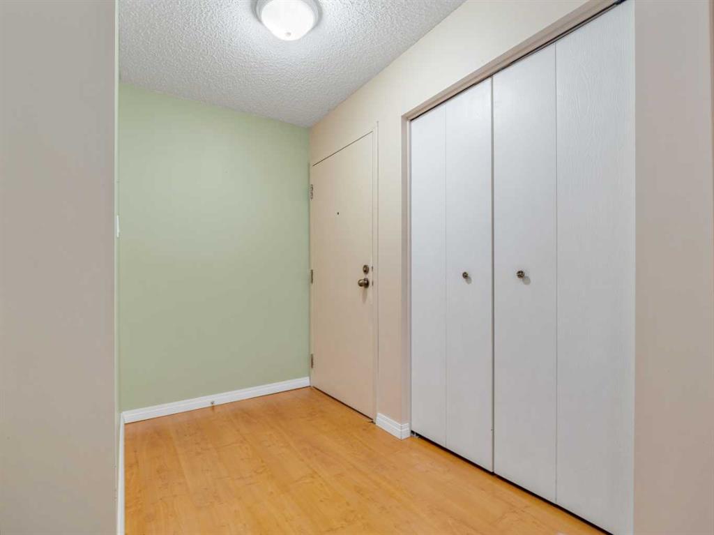 Picture for 302, 65 Temple Boulevard  W