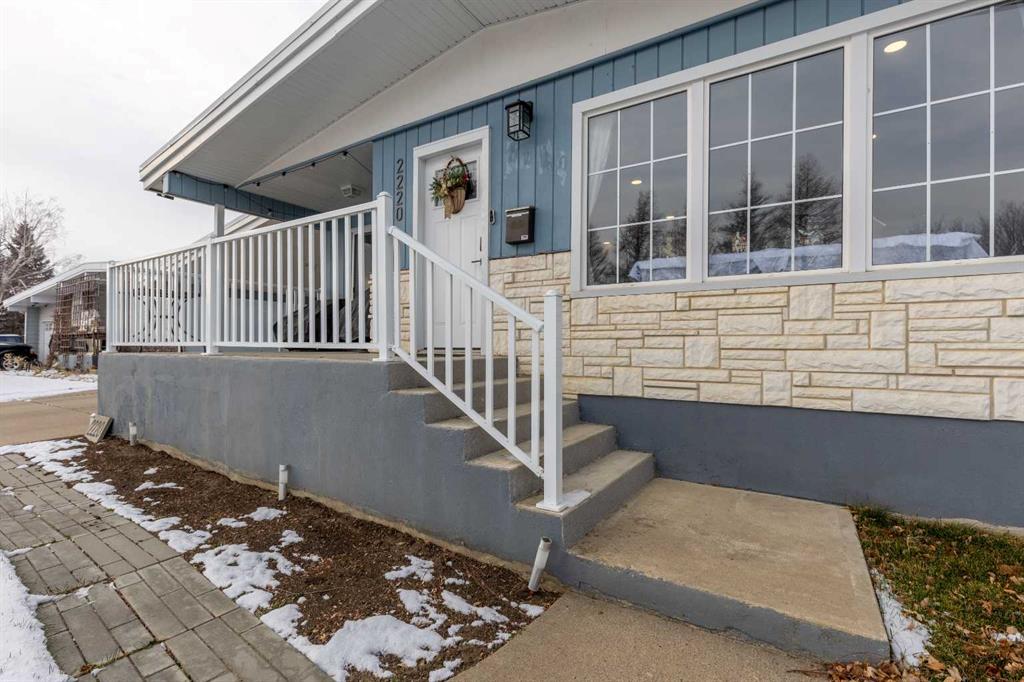 Picture for 2220 Mayor Magrath Drive S