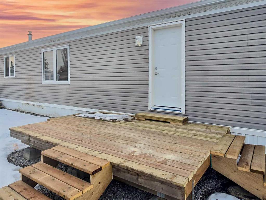 Picture for 27 Westover Crescent W