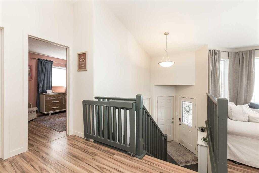 Picture for 195 Cowichan Court W