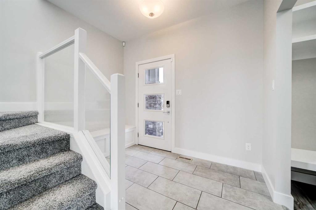 Picture for 498 Bluebell Lane W