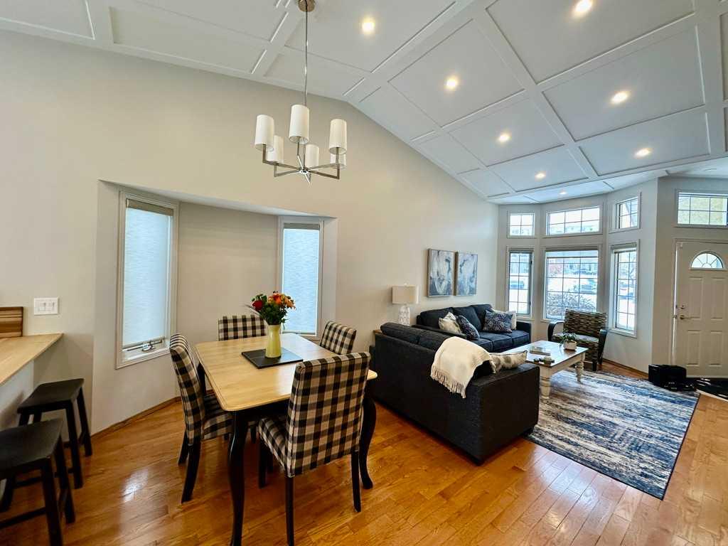 Picture for 211 Canyon Boulevard W